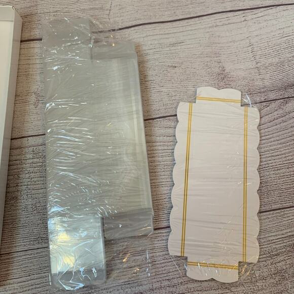 Macaron Boxes Set of 10 Clear with White Gold Tray Dessert Packaging 6.3x2x2 - Picture 2 of 10